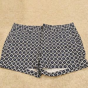 GAP SHORTS SIZE 10
